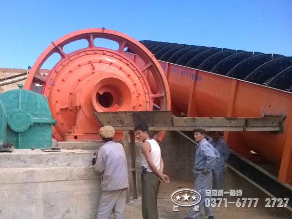 球磨机现场生产图 球磨机现场生产图